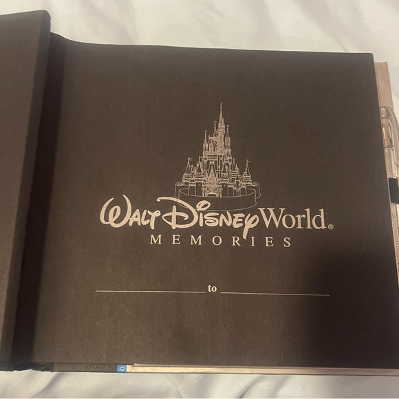 Walt Disney World Memories Photo Album. Holds 200 4x6 photos. - Picture 6 of 9